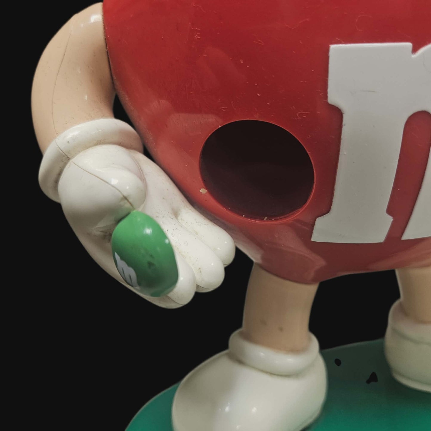 M&M’s Red Candy Dispenser – Originele jaren ’90 consumentenversie (±20 cm)